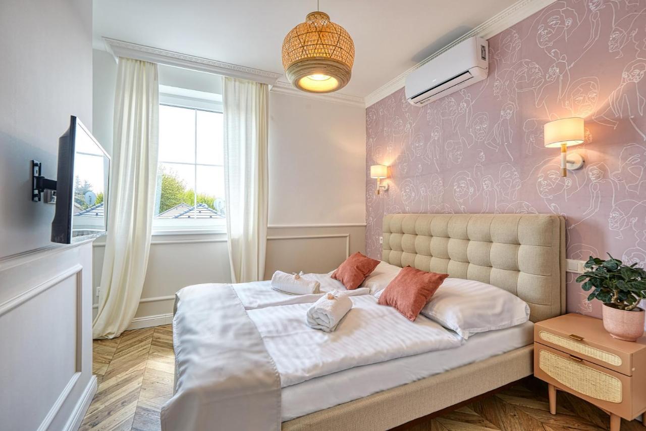 The Doors Luxury Apartment Mosonmagyarovar Exterior photo